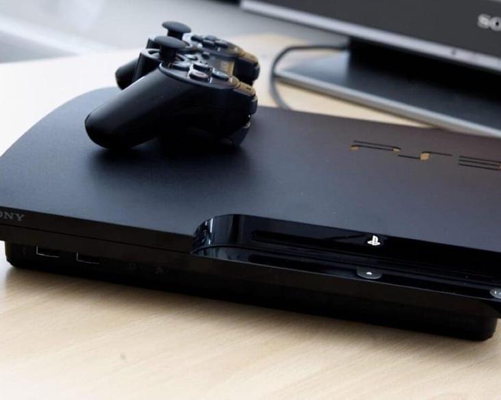 СМИ: В России был арестован пенсионер за взлом PlayStation 3
