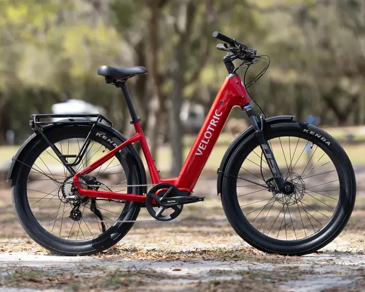 Аккумулятор с влагозащитой IPх7, 120 км запас хода. Производитель Velotric из США выпустил велосипед Discover 2